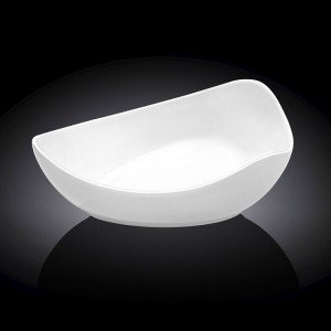 Салатник Wilmax треугольный, фарфоровый 600 мл