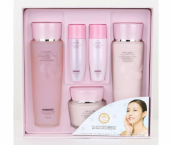 Подарочный набор 3W Clinic Уход за кожей Цветочный эффект