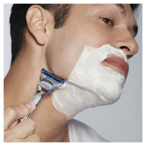Бритвенный станок Gillette SkinGuard Sensitive 4 кассеты с 2 лезвиями, для чувствительной кожи, с триммером, UEFA Champions League 1 шт - 1