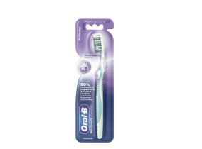 Зубная щетка Oral-B White Advanced средняя отбеливание 