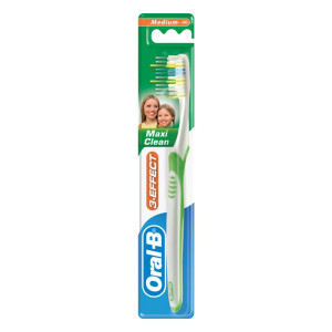 Зубная щетка Oral-B 3-Effect Maxi Clean Средней жесткости 1 шт
