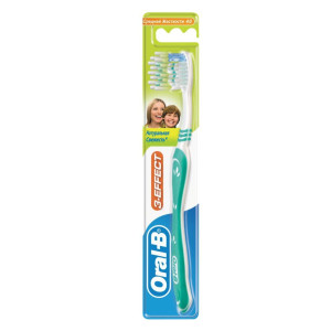 Зубная щетка Oral-B 3-Effect Натуральная свежесть Средней жесткости 1 шт
